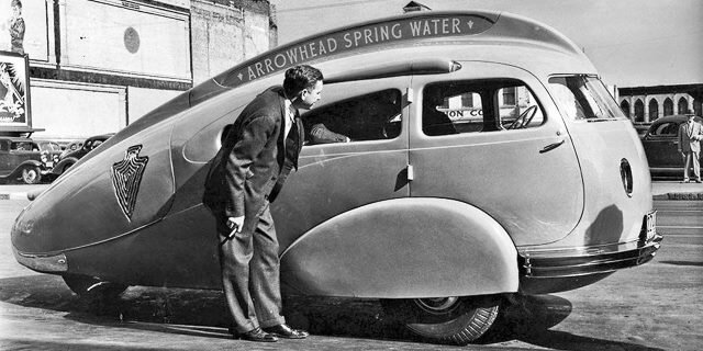 Modelo de vehiculo con forma de gota