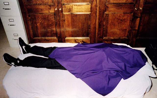 The Mass Suicide of the Heaven’s Gate Cult