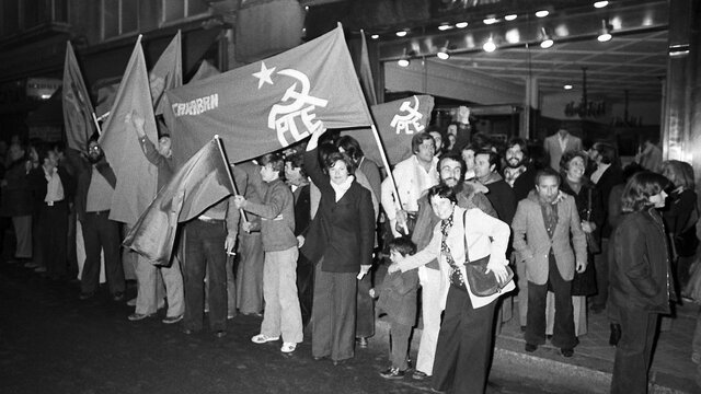 Es van legalitzar els partits i es va combatre l'extrema dreta