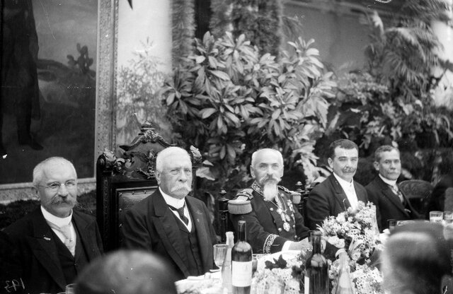 En 1906 se intentó reconstruir el servicio civil