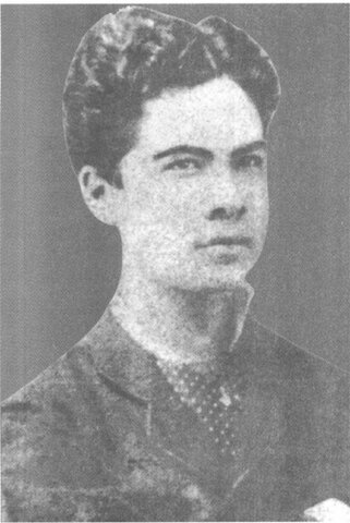 Rubén Darío es considerado como poeta y escribió su primer libro