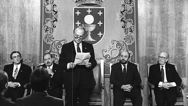 CAMBIO DE GOBIERNO: ENTRA MANUEL FRAGA.