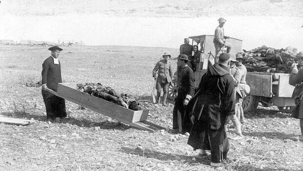 Derrota espanyols al Annual i començament del Socialisme