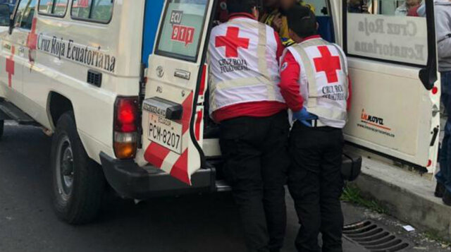 La primera ambulancia de la Cruz Roja en Cuenca.