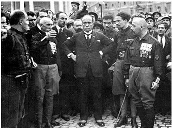 Mussolini forms alliance with Giolitti