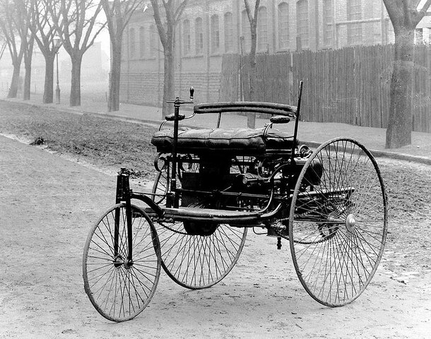 Automobile