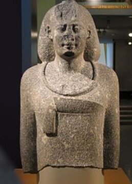 El príncipe egipcio Amyrtée libera Egipto de la ocupación persa