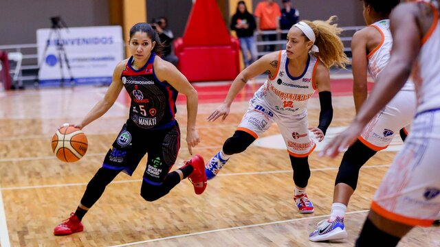 Se crea el primer reglamento oficial femenino.