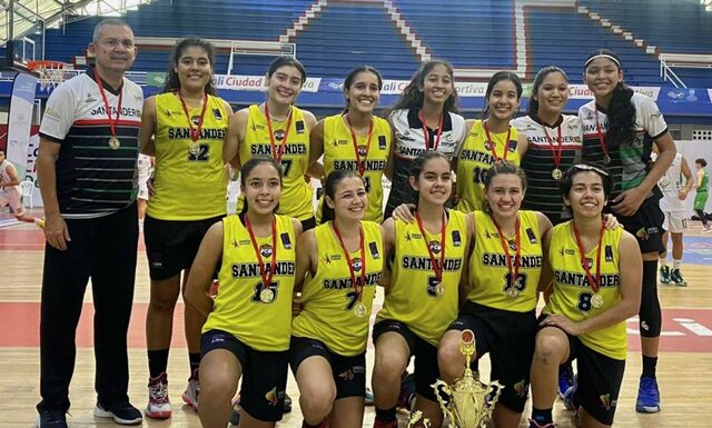 primer campeonato nacional de baloncesto en Colombia