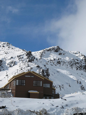 Skiing on Mt Ruapehu