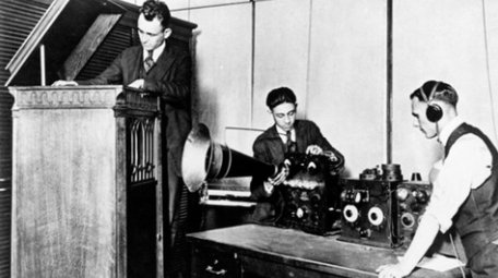 Radio (Emisiones públicas)