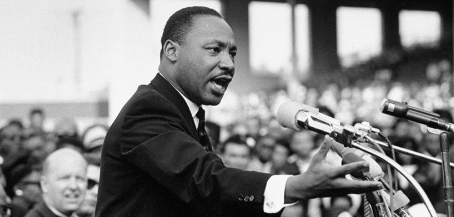 Nace Martin Luther King