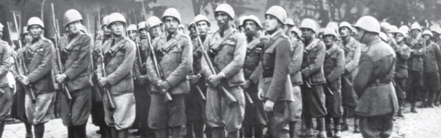 Los primeros soldados italianos, enviados por Mussolini, llegan a para ayudar a las fuerzas franquistas.