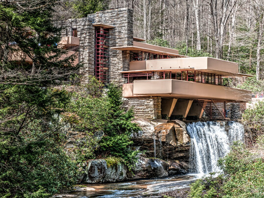 Fallingwater (La Casa sulla Cascata) (Wright)