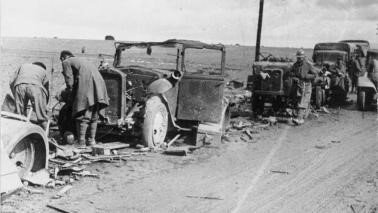 Las fuerzas republicanas derrotan a las tropas italianas en la batalla de Guadalajara.