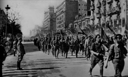 El gobierno de Negrín abandona Barcelona y se dirige a Figueras (Gerona) poco antes de que la capital catalana cayera en manos franquistas.