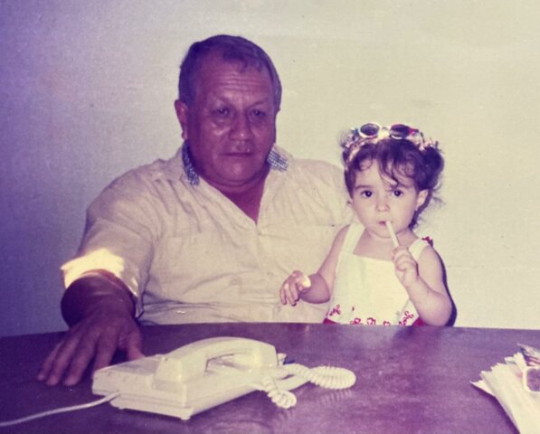 Com 3 anos, eu adorava ir no trabalho do meu avô brincar.