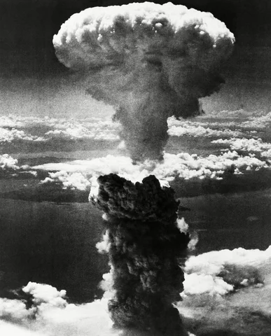 Hiroshima/Nagasaki Atomic Bomb (1945)