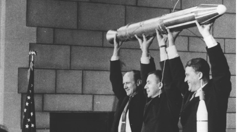 EEUU lanza el primer satélite