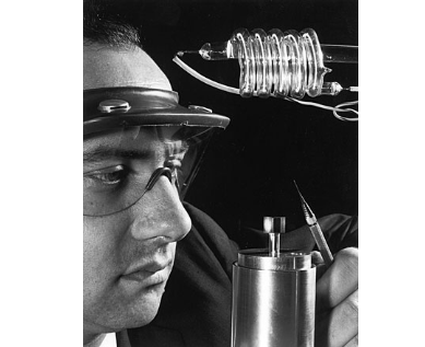 Invención primer láser operativo