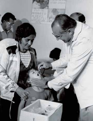 Campanha nacional de vacinação contra a poliomielite