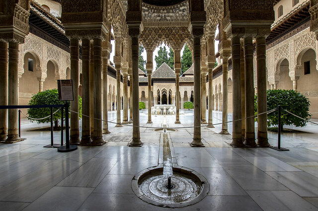Patio de los Leones, la Alhambra, Granada, España, 1377