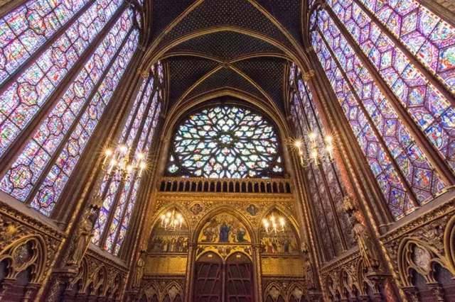 Sainte-Chapelle, París, 1248.