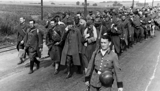 French troops abandon Paris.