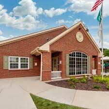 Antes de ir a la escuela primera, yo he ido la escuela de Primrose School of Legacy