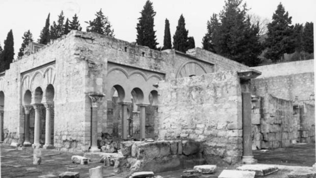 Comienza la construcción de la medina Azahara