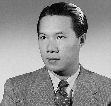 The French install former emperor Bao Dai as head of state in Vietnam.