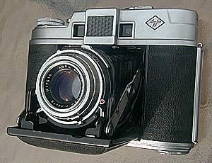 The first aperture priority camera his the market