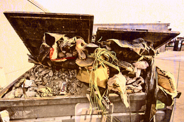 Smell From Garbage Becomes Unberible