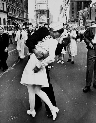 VJ Day (Image)