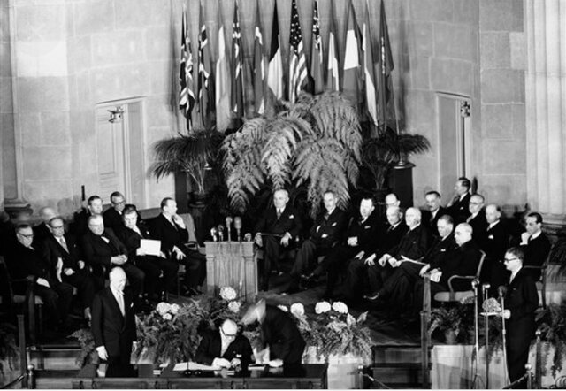 Creación de la OTAN por el Tratado de Washington
