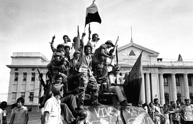 Revolución islamista en Irán y revolución sandinista en Nicaragua.