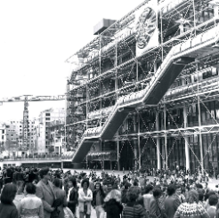 Abre Centro Pompidou, París