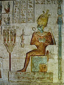 Los nomarcas de Tebas inician la reconquista de Egipto. Se autoproclaman faraones