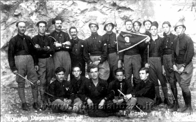 Creació dels  "Fasci di Combatimento"