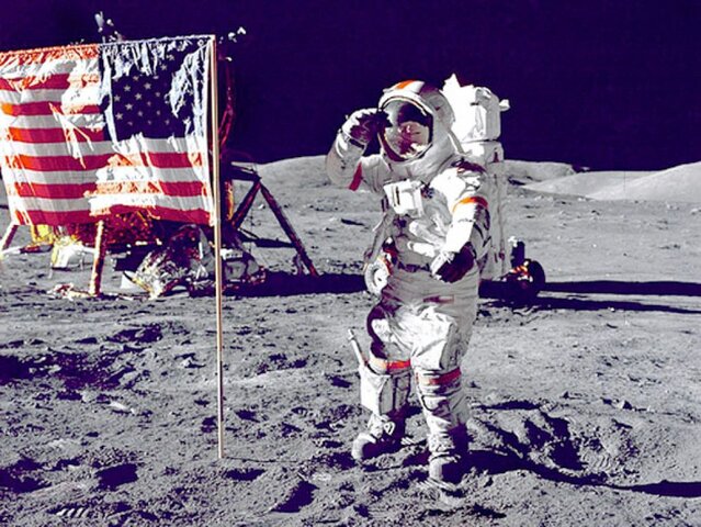 Quién logró poner el primer hombre en a la Luna?