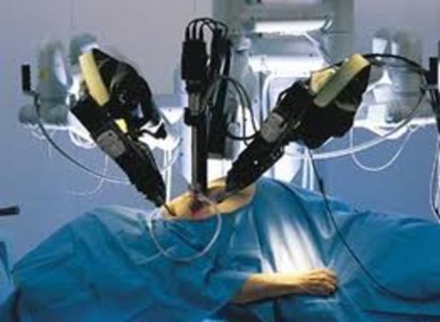 The first all-robotic surgery is performed at Montreal Hospital