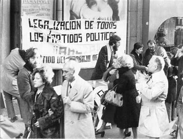 Legalización del PSOE.