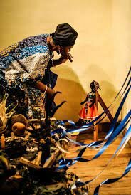 Hablando de altares afrodescendientes y su pedagogía decolonial encimarronía interestética. Cárdenas, M (2017).