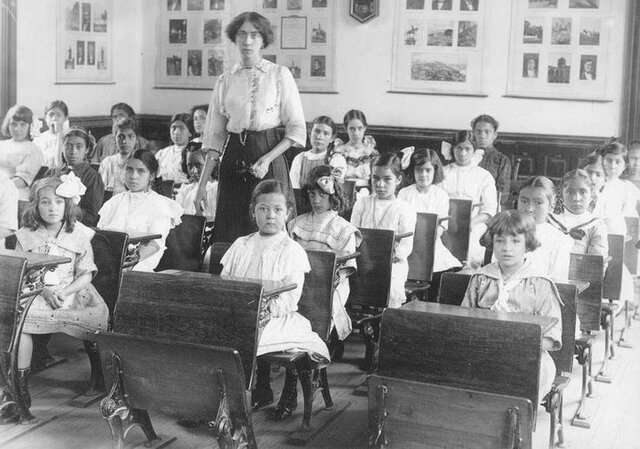 Ley 114 de 1913 - Que crea pensiones de jubilación a favor de maestros de escuela