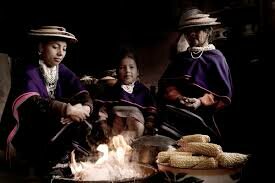 Educación en el fogón. Conductas contra-conductas del pueblo originario Misak