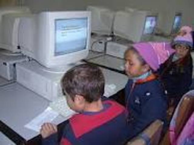 Algumas escolas norte-americanas tornaram-se pioneiras na utilização escolar da informática