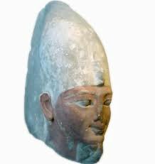 Los nomarcas de Tebas inician la reconquista de Egipto. Se autoproclaman  faraones