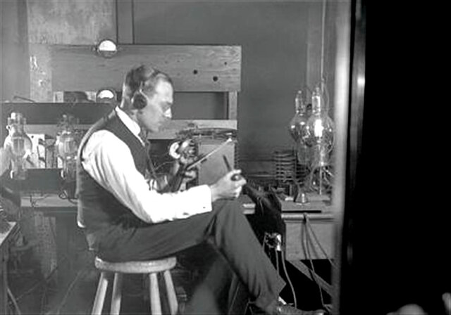 USA - KDKA di Washington inizia a trasmettere