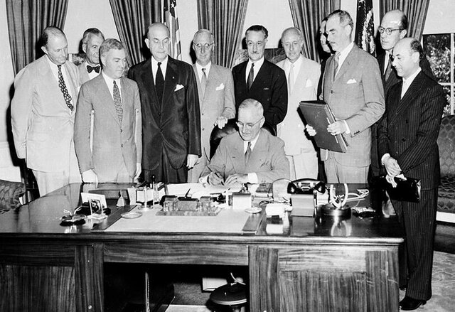 Creación de la OTAN por el Tratado de Washington