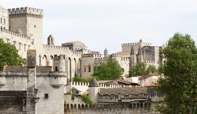 Ambasciatore ad Avignone